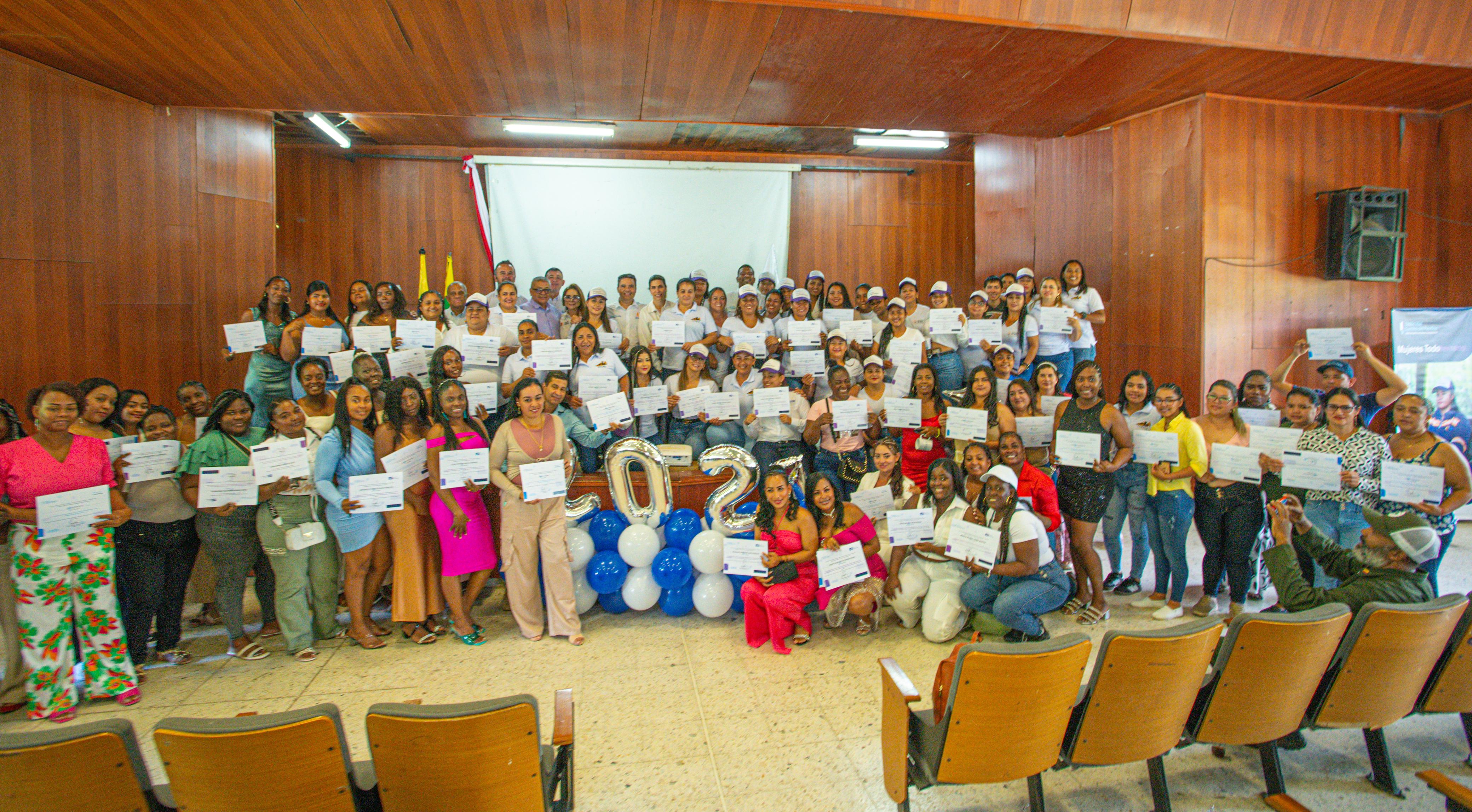 Imagen relacionada con Más de 250 mujeres se capacitaron para la construcción y mantenimiento del corredor Buenaventura–Loboguerrero–Buga