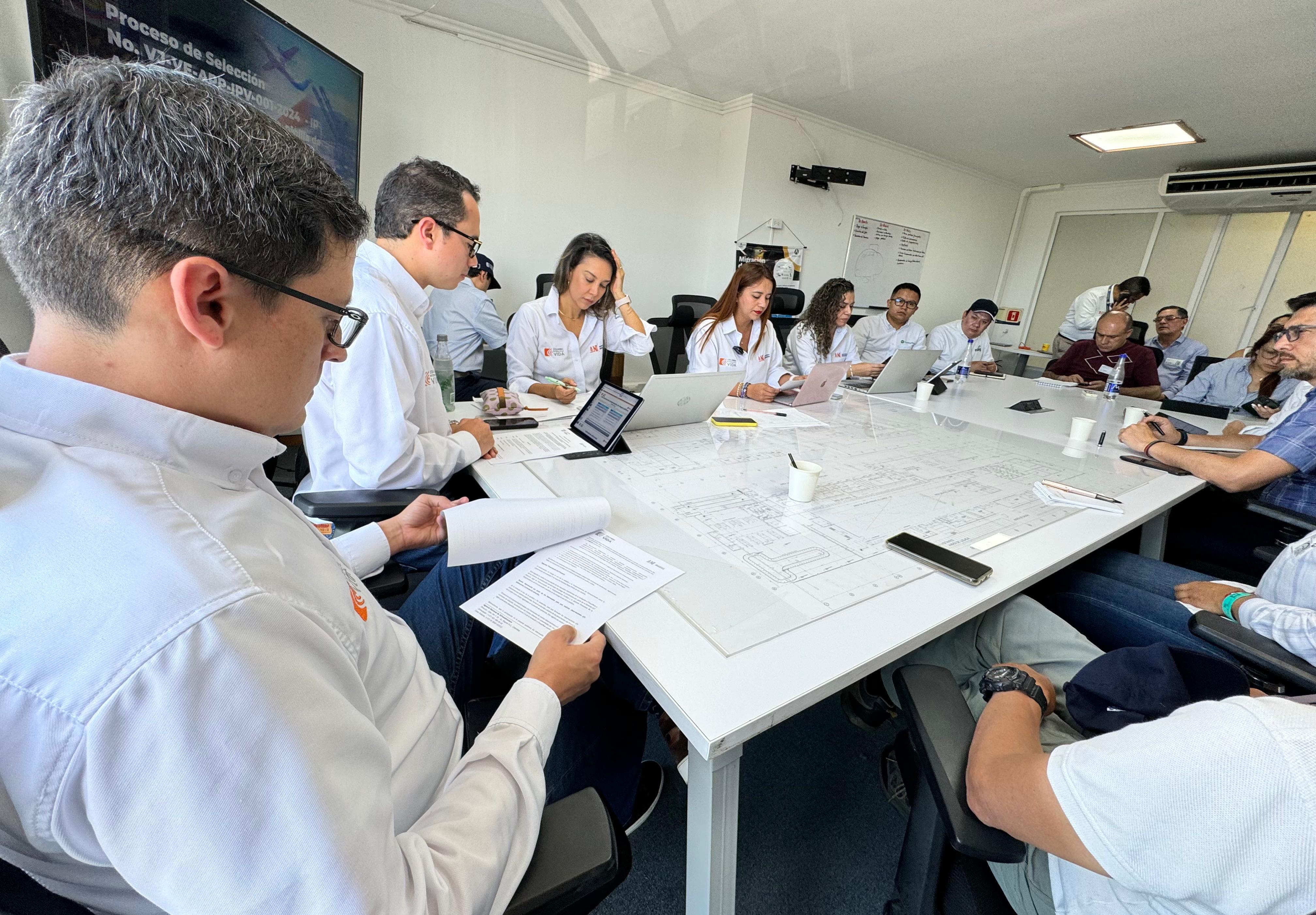 Imagen relacionada con 12 potenciales inversionistas del país, los posibles interesados en la modernización del aeropuerto de San Andrés.