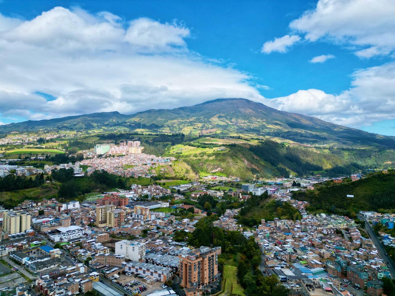 Imagen relacionada con Ministra de Transporte anuncia que iniciarán los estudios y diseños del corredor Pasto – Catambuco, en Nariño