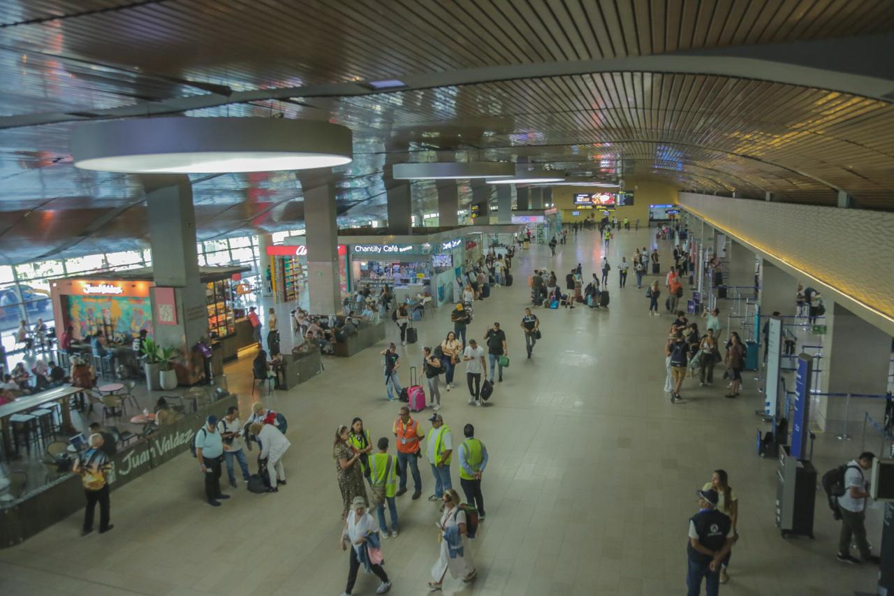 Imagen relacionada con Regresarán las obras al aeropuerto de Cartagena, luego de aprobación de la ANLA