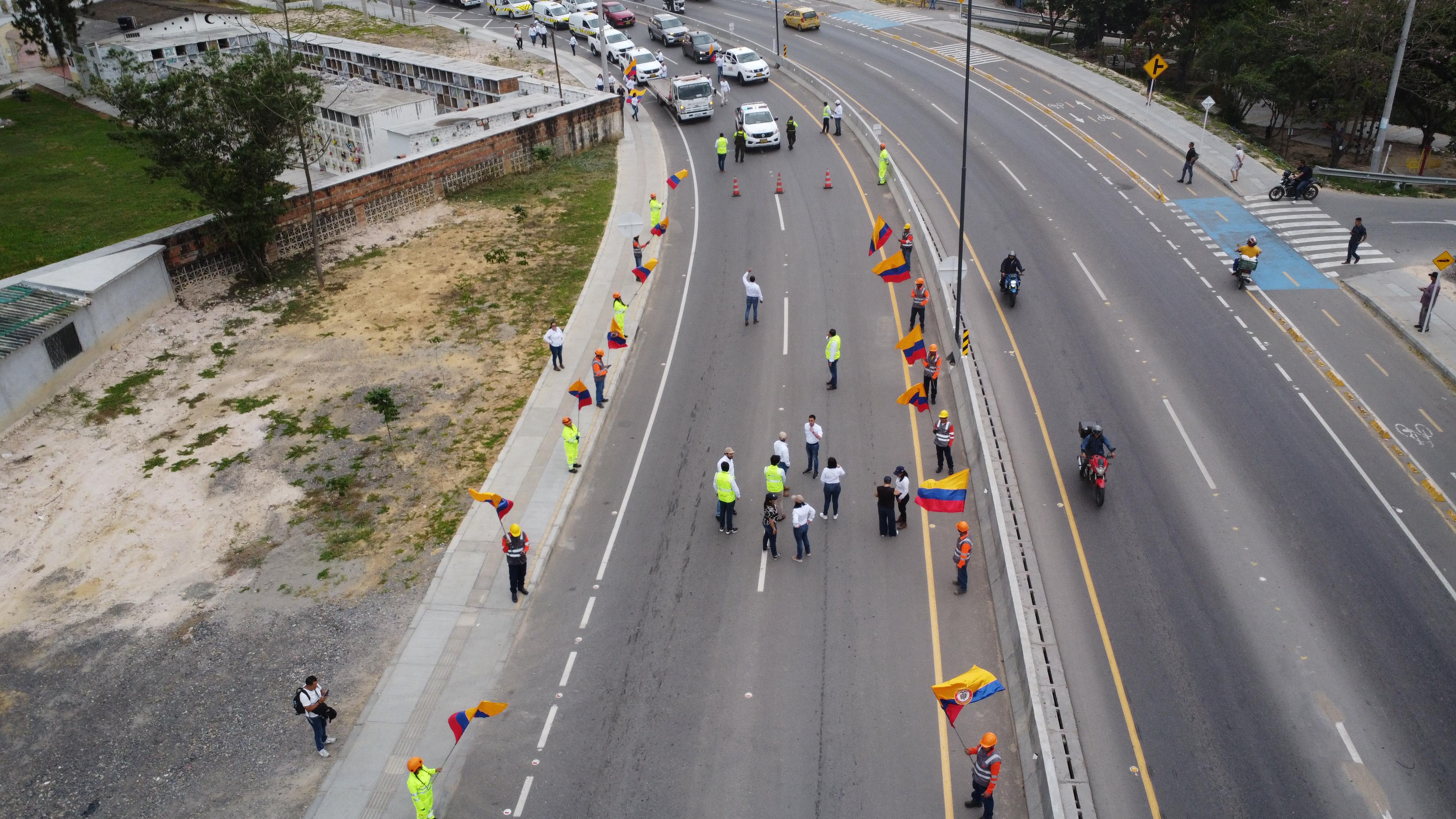 Imagen relacionada con Gobierno del Cambio pone en funcionamiento 11,8 km de segunda calzada en el proyecto 4G Bucaramanga- Barrancabermeja-Yondó