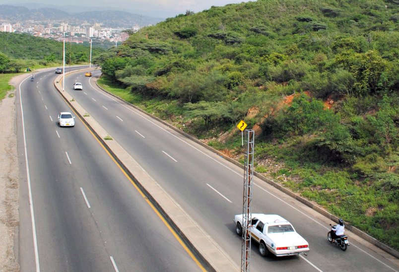 Imagen relacionada con Concesionaria San Simón SA realiza mantenimiento en la Autopista Internacional a San Antonio