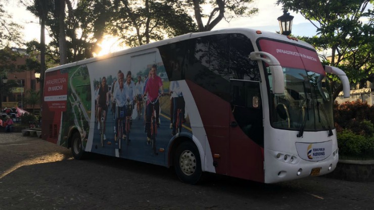 Imagen relacionada con Hoy el Bus de la infraestructura está en Bello-Antioquia con atención al ciudadano de la ANI
