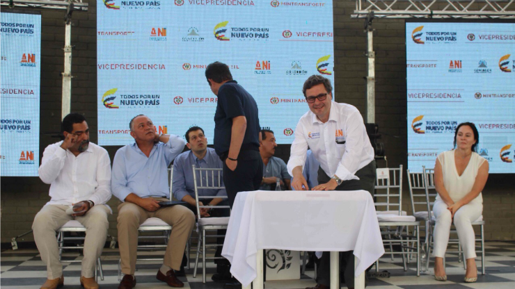 Imagen relacionada con Gobierno Nacional firmó contrato para construir la Autopista Cesar-Guajira