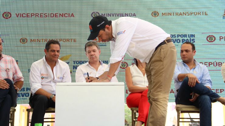 Imagen relacionada con Arrancan obras de la Autopista Cesar - Guajira