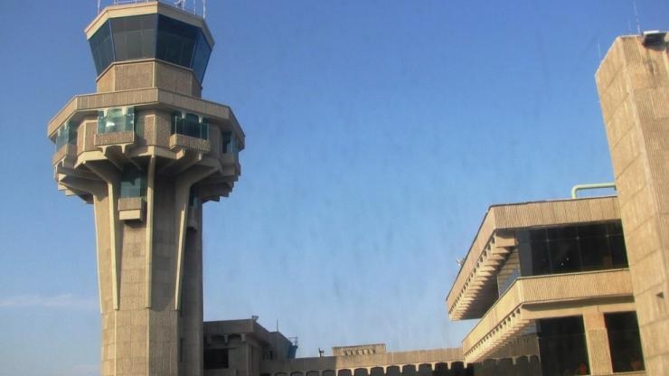 Imagen relacionada con Gobierno Nacional firma contrato para modernización del Aeropuerto Ernesto Cortissoz de Barranquilla. Siga la transmisión via streaming