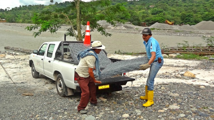Imagen relacionada con Comunidad rural de Villavicencio recibió de la Concesión Vial de los Llanos 25 mallas para gaviones