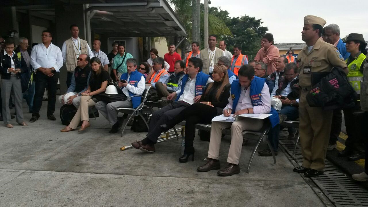 Imagen relacionada con Vicepresidente anuncia que se abrieron las licitaciones para la modernización de los Aeropuerto de Armenia, Popayán, Neiva y Barranquilla