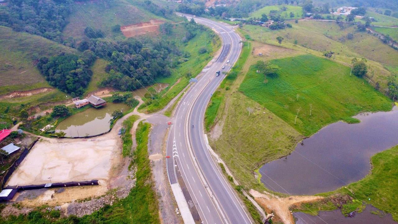 Imagen relacionada con Con inversiones totales por $63.53 billones de pesos en CAPEX y una ejecución del 80% avanzan las obras 4G en el país