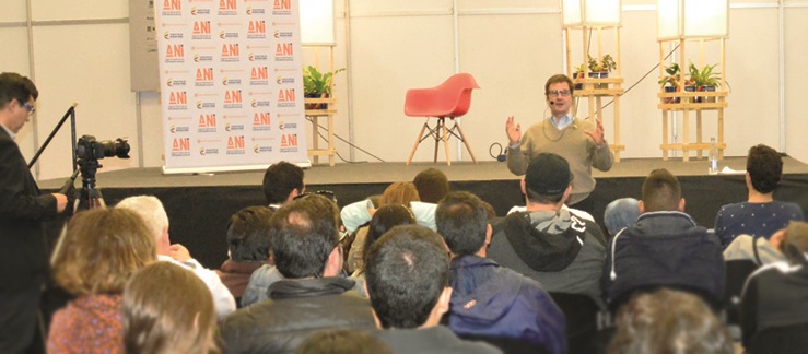 Imagen relacionada con ANI expuso los nuevos accesos viales a Bogotá y el Regiotram en la Feria Internacional del Libro