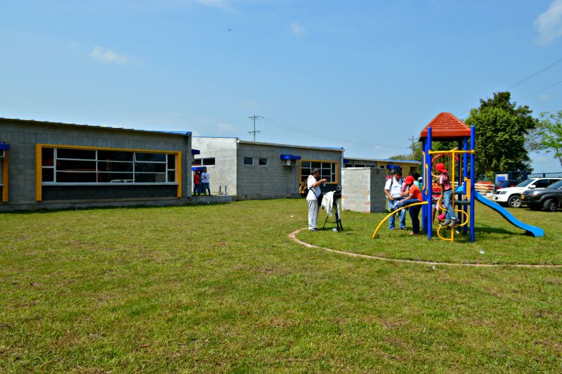 Imagen relacionada con Ruta del Sol sector 2 entregó instalaciones educativas en Puerto Salgar