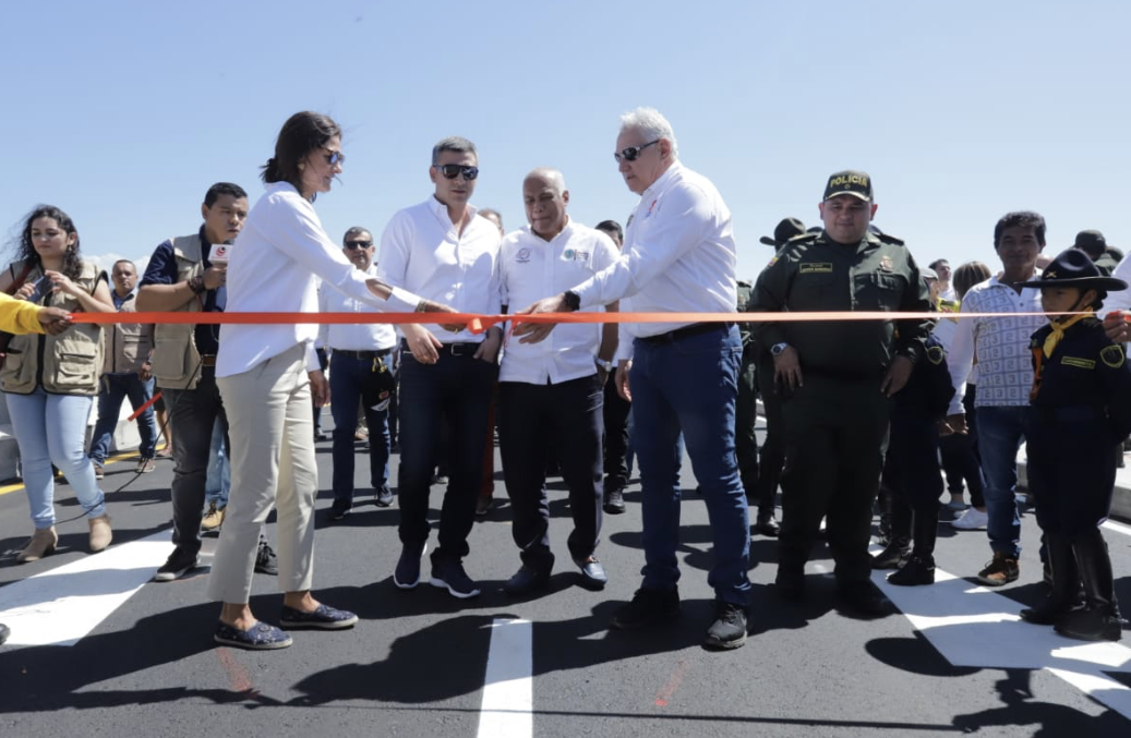Imagen relacionada con Nueva calzada del Puente Benito Hernández permite mayor movilidad entre Cúcuta y Los Patios