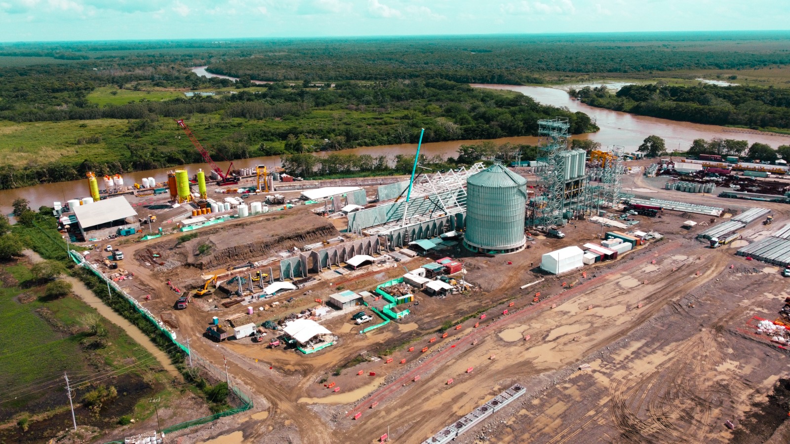 Imagen relacionada con En un 54,5% avanza las obras de construcción de Puerto Antioquia