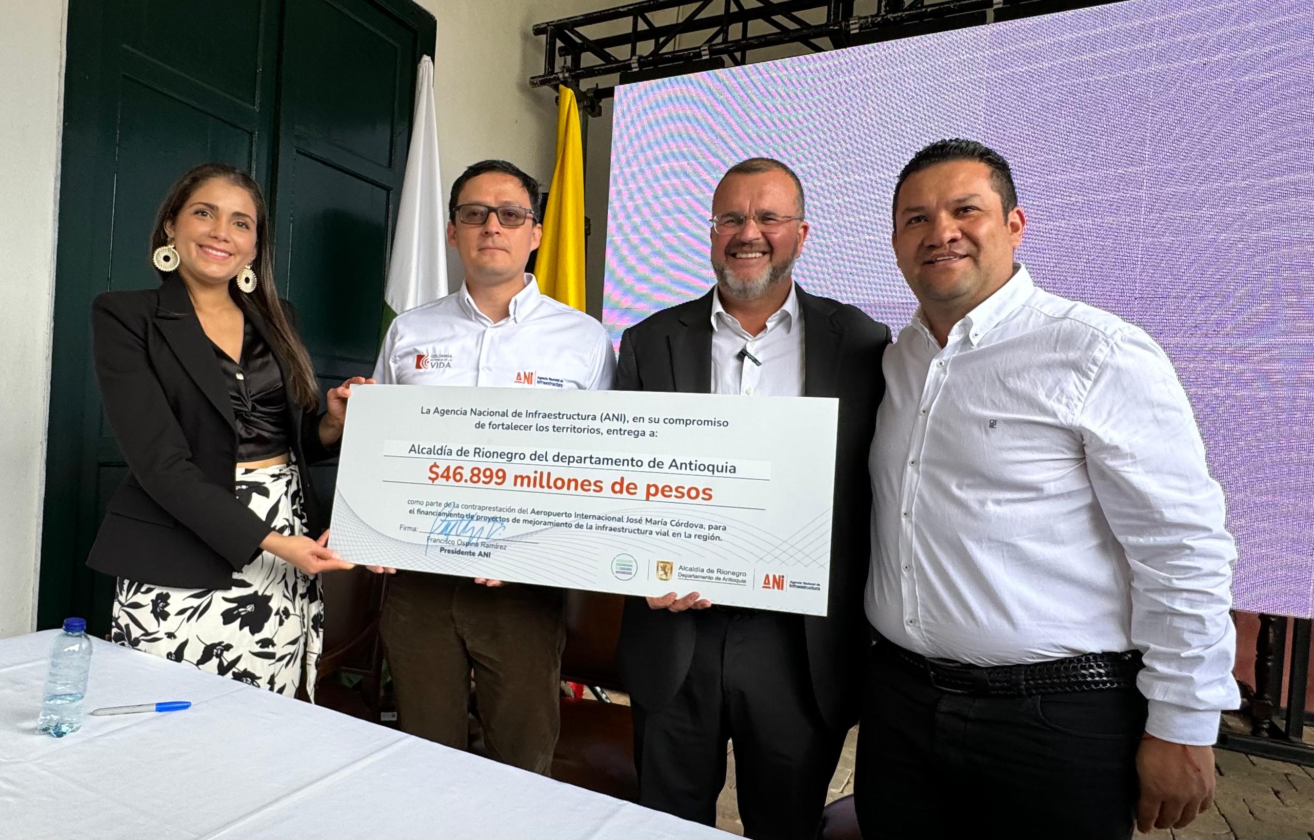 Imagen relacionada con Municipio de Rionegro recibe $46.899 millones de la ANI como contraprestación aeroportuaria