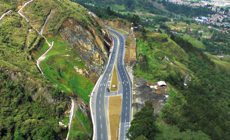 Imagen relacionada con ANI socializa obras por $51.476 millones para recuperar puntos críticos en Autopista Medellín - Bogotá