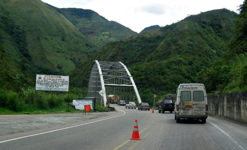 Imagen relacionada con Paso alterno en puente de Quebradablanca por obras de Invías