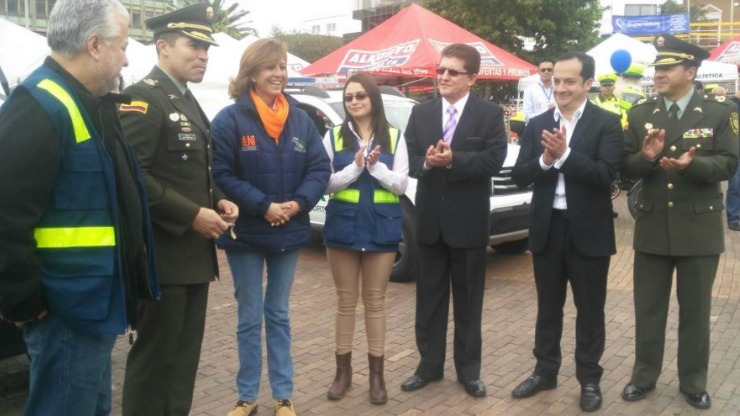 Imagen relacionada con Entregan vehículos e implementos para mejorar la seguridad en corredor vial Rumichaca- Pasto