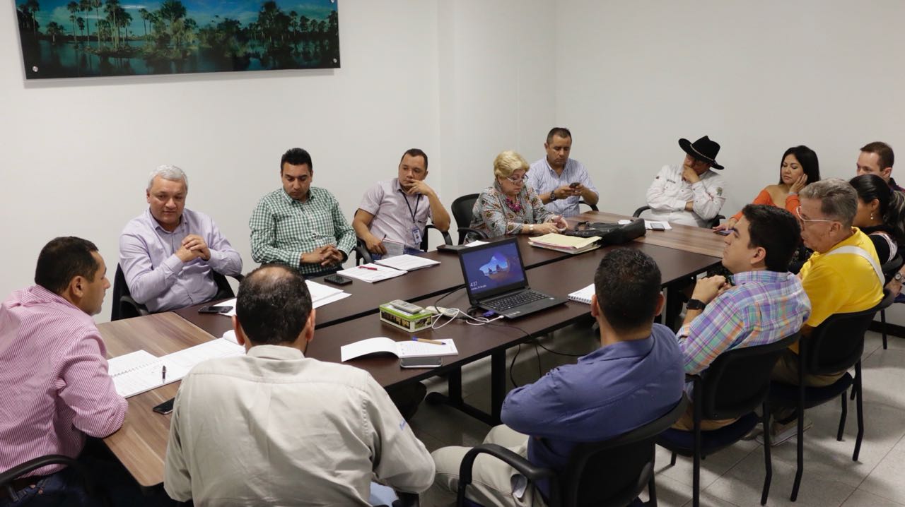 Imagen relacionada con Gobierno y Gremios del Meta pasan revista a acciones para mitigar los efectos causados por los deslizamientos en la vía Bogotá-Villavicencio