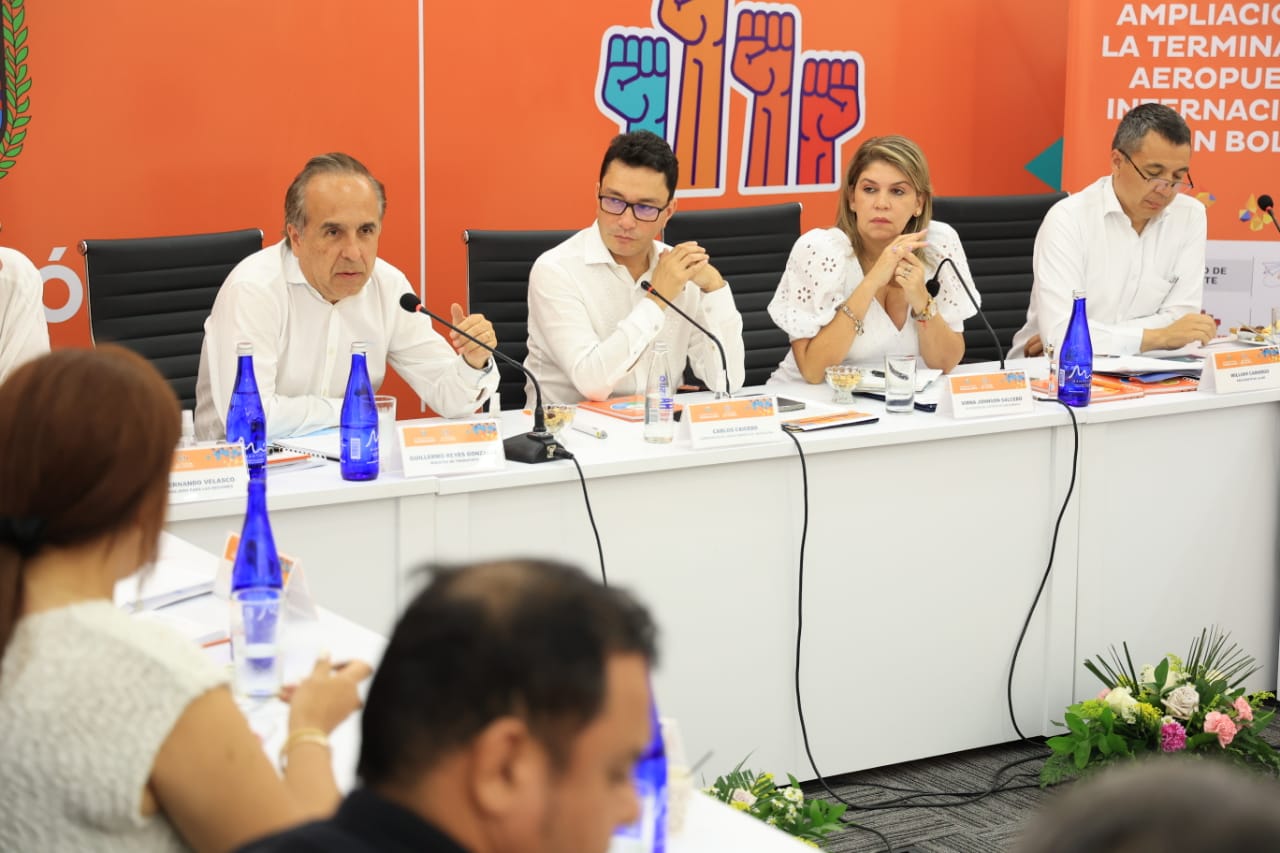 Imagen relacionada con Ministro de Transporte, Guillermo Francisco Reyes González, se reúne con el gobernador Carlos Caicedo para revisar ampliación del Aeropuerto Simón Bolívar de Santa Marta