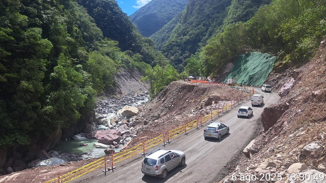 Imagen relacionada con ANI habilita paso restringido en el sector de Santa María en la Transversal del  Sisga para vehículos de hasta 16 toneladas