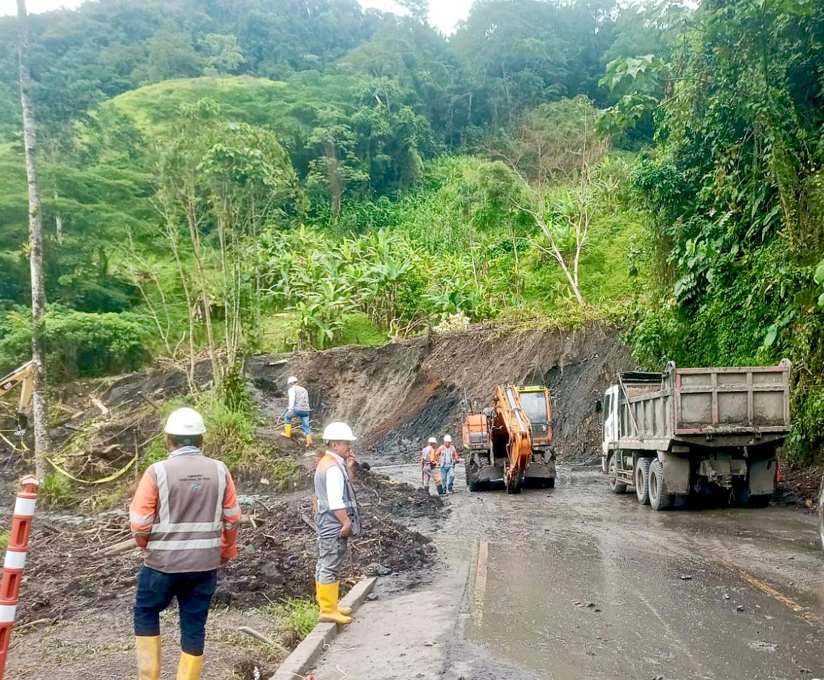 Imagen relacionada con Se habilita paso peatonal controlado en sector afectado de la Transversal del Sisga