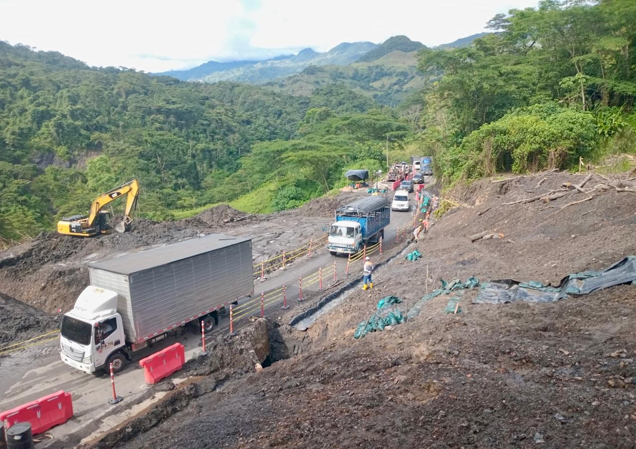 Imagen relacionada con Se habilita la circulación de vehículos de hasta 30 toneladas de forma controlada en la Transversal del Sisga