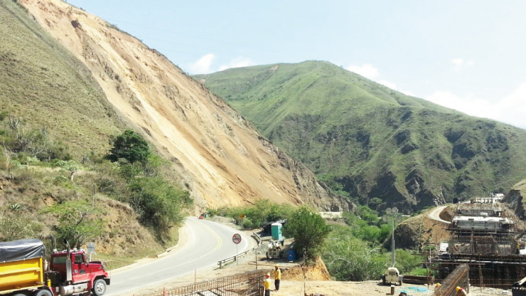 Gobierno disminuye tiempo de restricción al tráfico vehicular en la vía Buga - Buenaventura Gobierno disminuye tiempo de restricción al tráfico vehicular en la vía Buga - Buenaventura