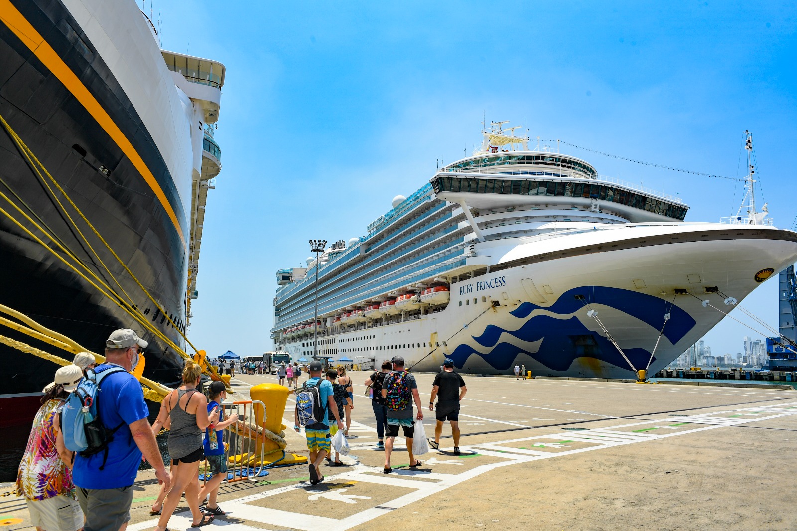Terminal de Cruceros de Cartagena recibirá 611 mil turistas en la presente temporada Terminal de Cruceros de Cartagena recibirá 611 mil turistas en la presente temporada