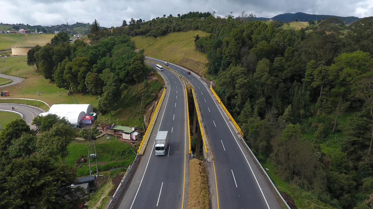 FONDO DE INVERSIÓN AUSTRALIANO, MACQUARIE GROUP, COMPRA PROYECTO BRICEÑO-TUNJA-SOGAMOSO FONDO DE INVERSIÓN AUSTRALIANO, MACQUARIE GROUP, COMPRA PROYECTO BRICEÑO-TUNJA-SOGAMOSO