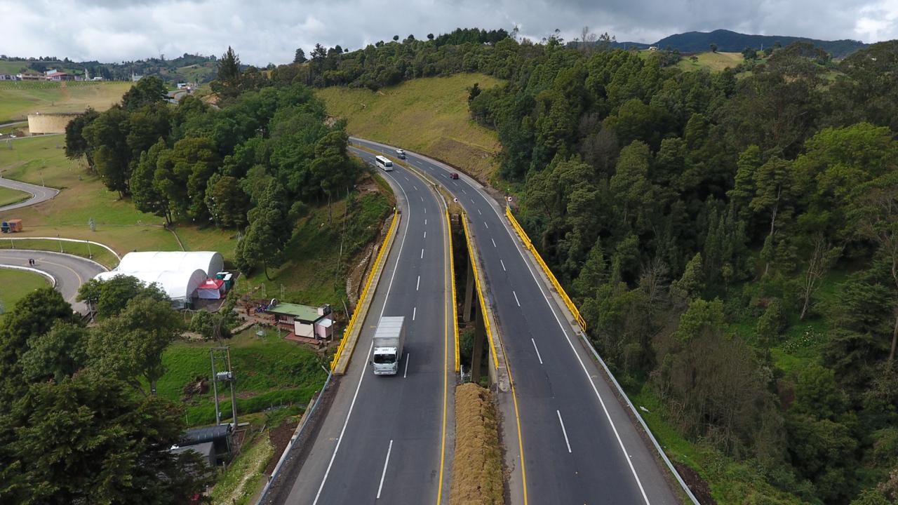 FONDO DE INVERSIÓN AUSTRALIANO, MACQUARIE GROUP, COMPRA PROYECTO BRICEÑO-TUNJA-SOGAMOSO