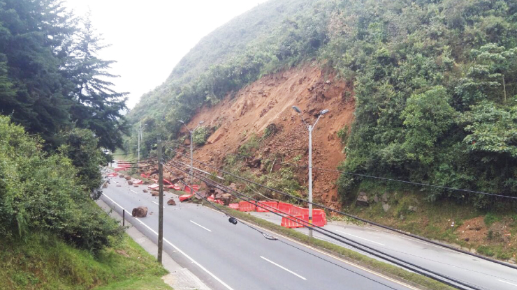 Se adelantan labores para habilitar vía Medellín - Bogotá tras derrumbe