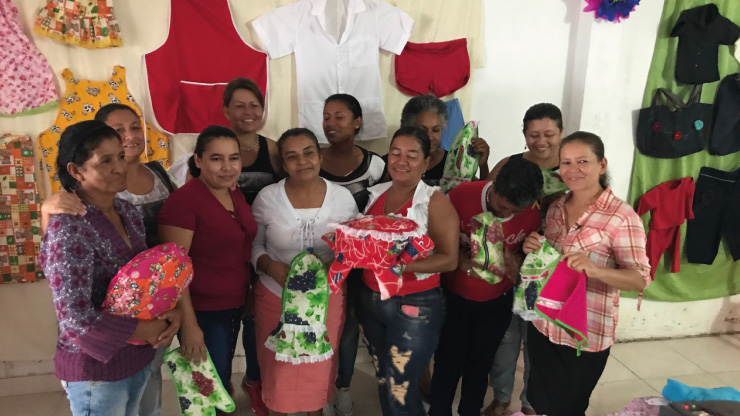 Proyecto de confecciones del corregimiento de Irra, ejemplo exitoso de emprendimiento Proyecto de confecciones del corregimiento de Irra, ejemplo exitoso de emprendimiento
