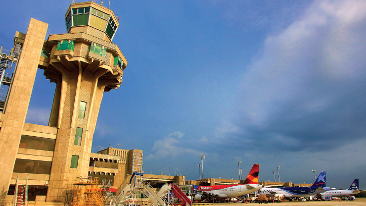 En el Aeropuerto de Barranquilla se habilitarán salas de espera provisionales En el Aeropuerto de Barranquilla se habilitarán salas de espera provisionales