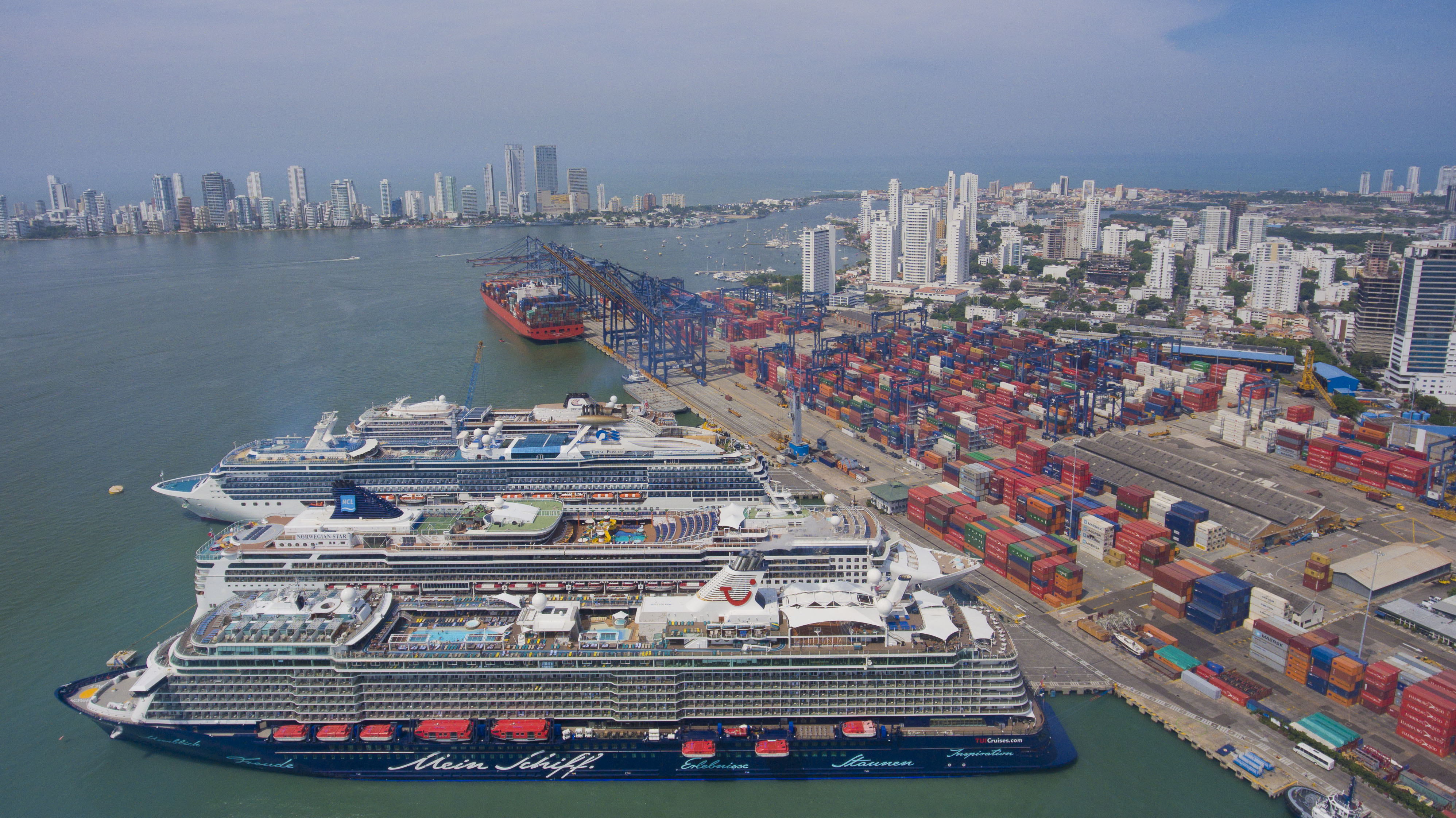 Más de 70 navieras del mundo llegan a los puertos colombianos Más de 70 navieras del mundo llegan a los puertos colombianos