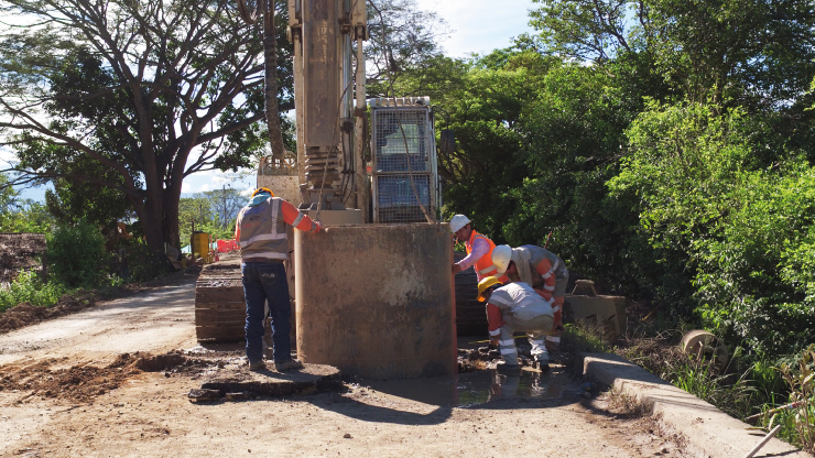 Con labores de mantenimiento y rehabilitación entre El Juncal y Neiva, avanzan obras en Autopista Neiva - Girardot