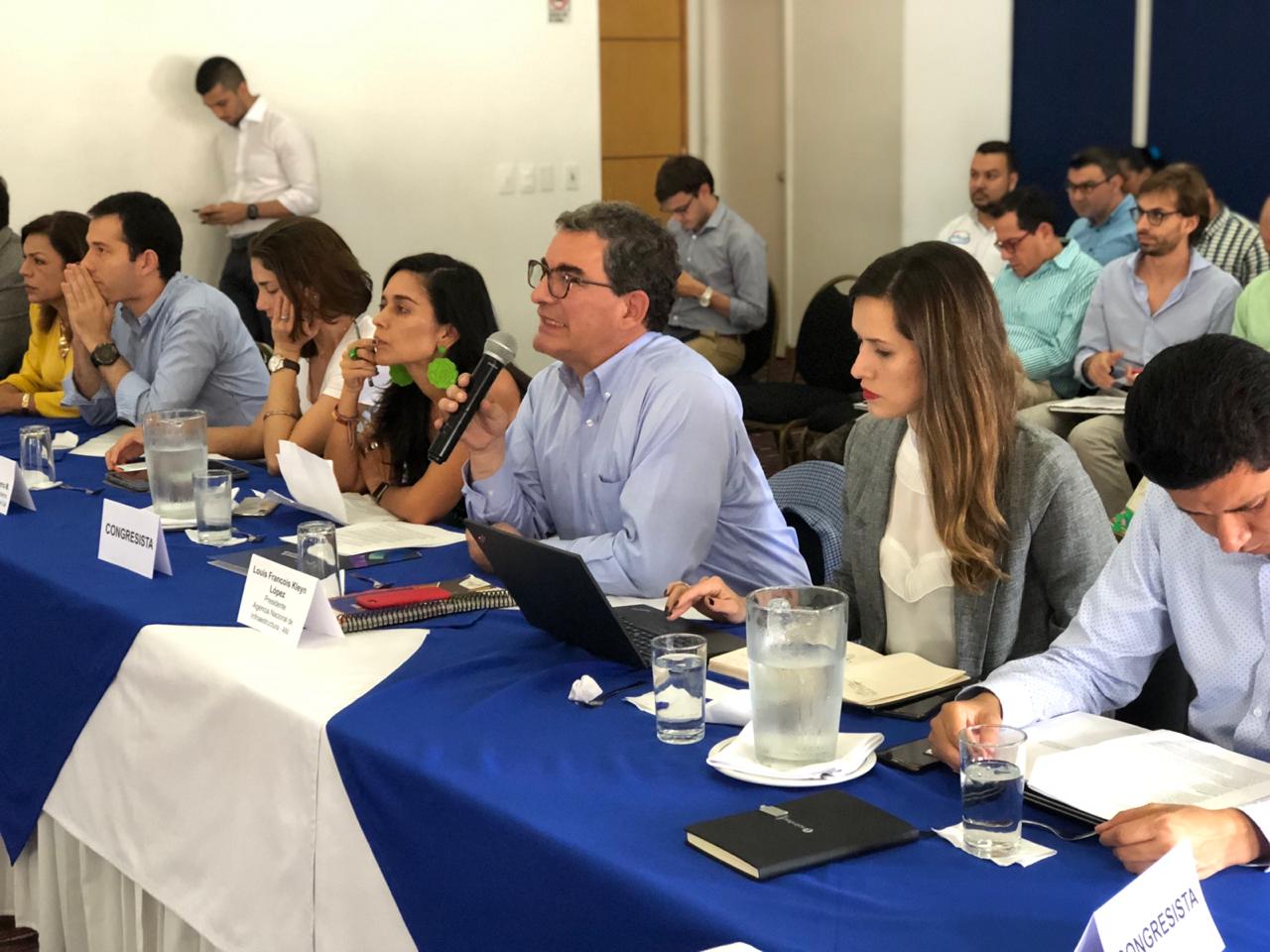 ANI explicó a parlamentarios y gremios del Valle del Cauca el alcance del proyecto de APP Aeropuertos del Suroccidente ANI explicó a parlamentarios y gremios del Valle del Cauca el alcance del proyecto de APP Aeropuertos del Suroccidente