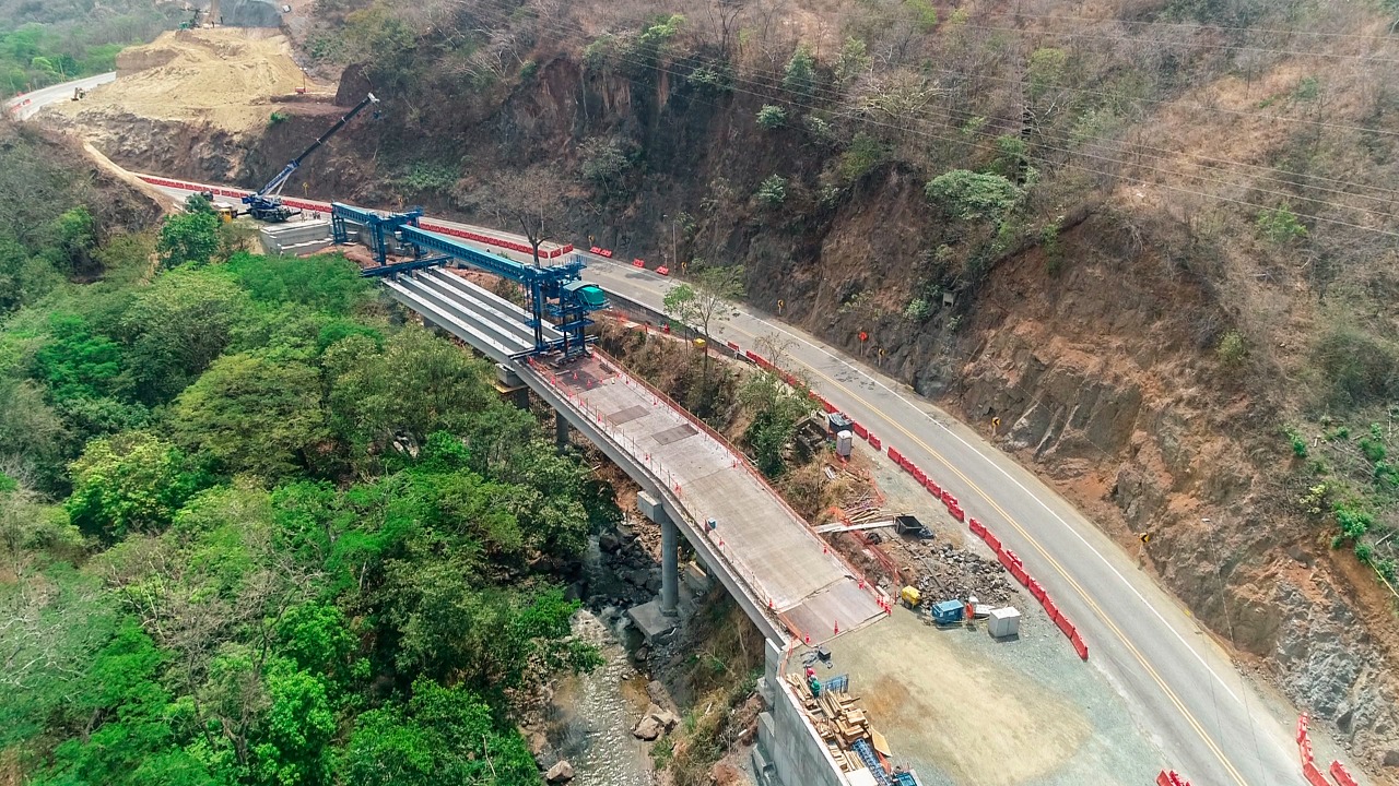 La Autopista al Mar 1 en Antioquia es reconocida con dos premios otorgados por la revista internacional LatinFinance