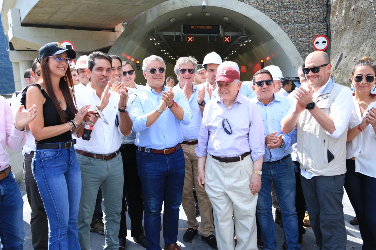 Presidente Iván Duque entrega 10,5 kilómetros de doble calzada en vía Bogotá – Villavicencio Presidente Iván Duque entrega 10,5 kilómetros de doble calzada en vía Bogotá – Villavicencio