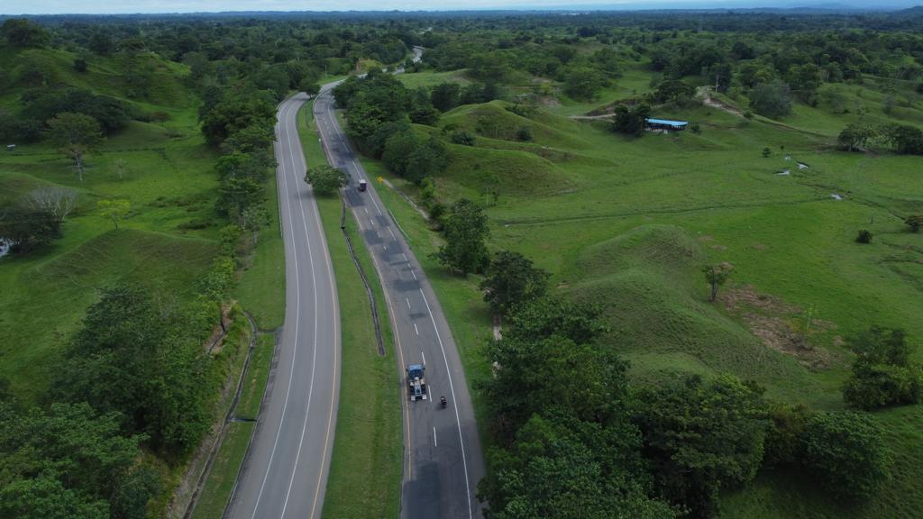 Gobierno Nacional avanza en las obras de infraestructura vial que conectan el interior del país con la Costa Caribe