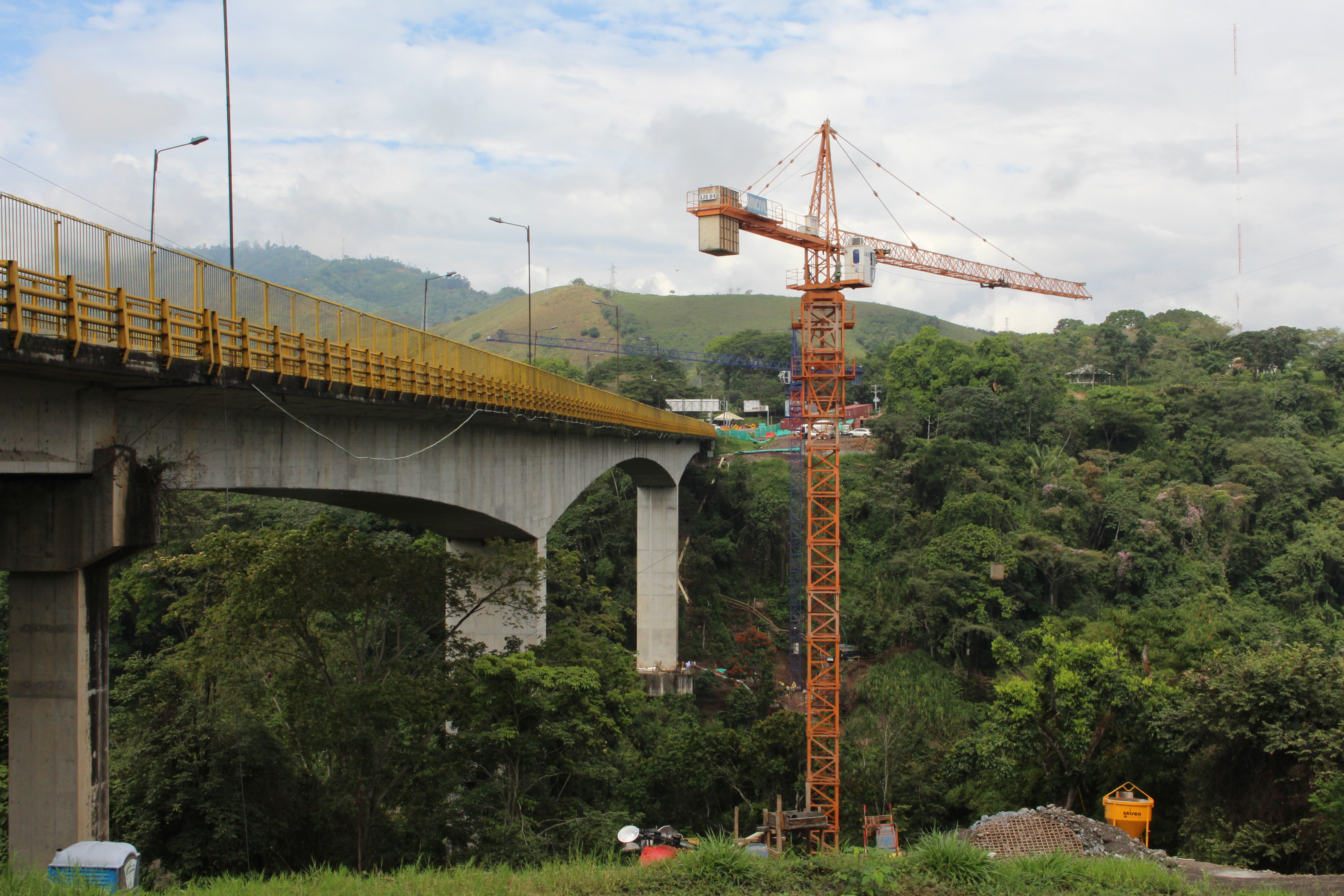 A buena marcha avanzan las obras en Autopista Girardot - Ibagué - Cajamarca