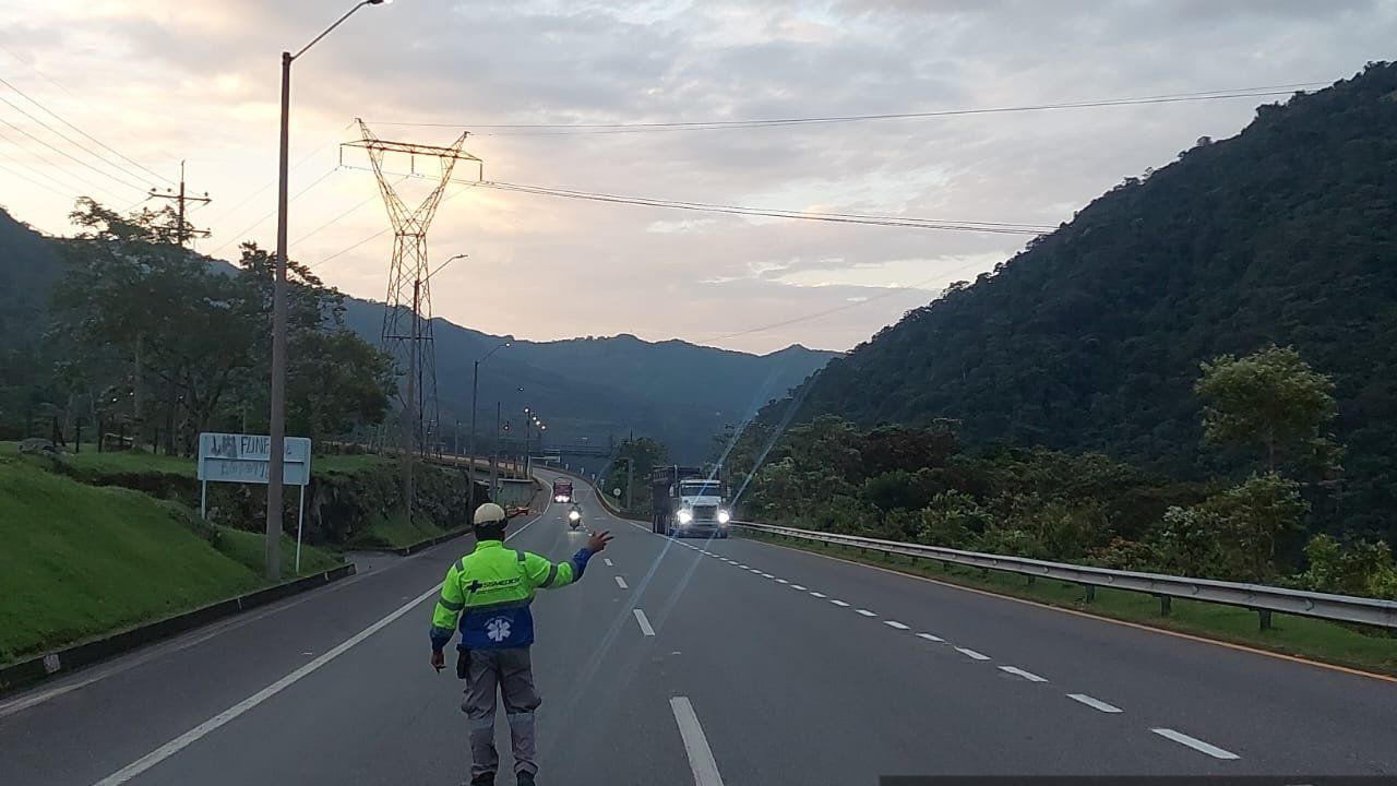 Medidas para el inicio de las Fases 2 y 3 del Plan de Contingencia Operativa para la movilidad por el corredor vial Bogotá - Villavicencio Medidas para el inicio de las Fases 2 y 3 del Plan de Contingencia Operativa para la movilidad por el corredor vial Bogotá - Villavicencio
