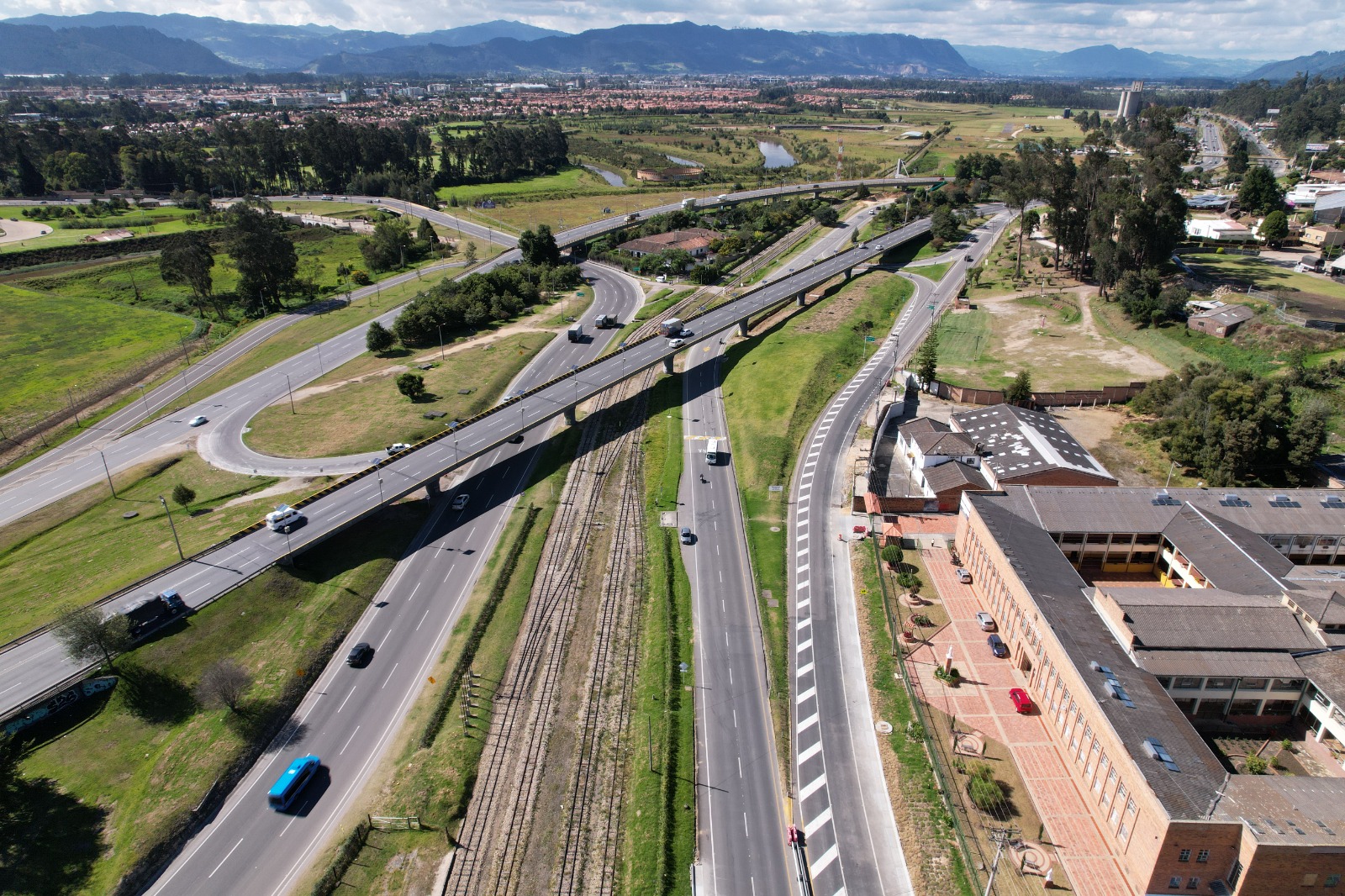 Finaliza la construcción de 4,9 km de segunda calzada entre la calle 245 y La Caro en el proyecto Accesos Norte a Bogotá