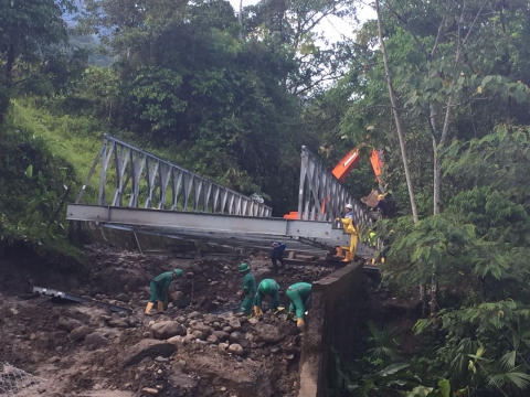 Se inició hoy el montaje e instalación del puente metálico provisional para habilitar corredor vial Sisga - El Secreto 