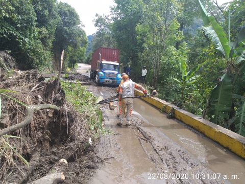 EN CUATRO HORAS SE REHABILITARÍA EL TRÁNSITO EN LA VÍA GIRARDOT-IBAGUÉ-CAJAMARCA 