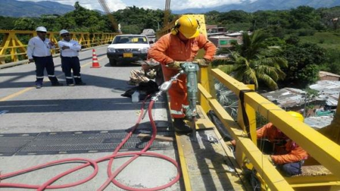 En firme acta de inicio de obras de la Autopista Mar 1