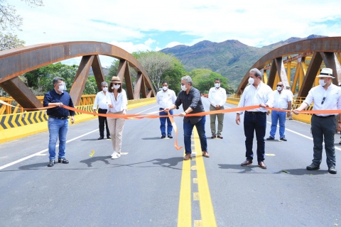 Gobierno Nacional entrega 89 km de vía rehabilitada entre Aipe (Huila) y Saldaña (Tolima)