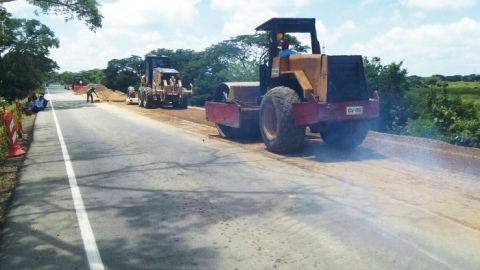 Continúan obras de recuperación en la vía Tamalameque - El Banco