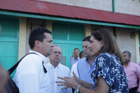 Gobierno estudia alternativas para mejorar movilidad y conectividad en la vía al mar