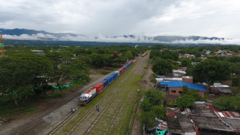 Gobierno completa 1.043 kms de vía férrea con  operación comercial en siete departamentos