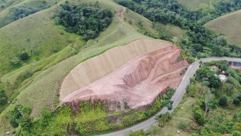 Reactivar la infraestructura en Antioquia es un compromiso con los héroes en las vías.